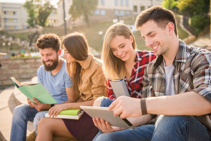 two-beautiful-couples-read-books-spend-time-together_85574-1539